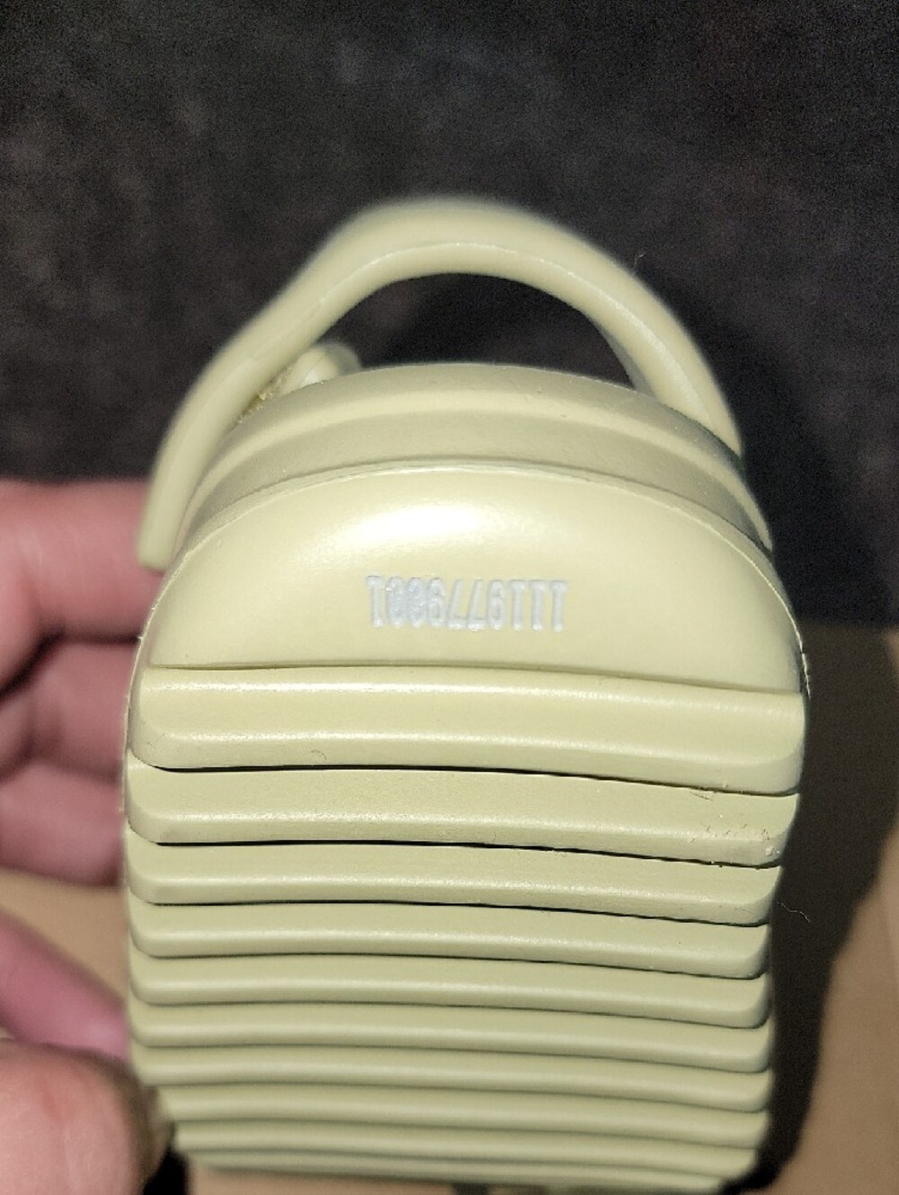 Adidas Infant Yeezy Slide Size 4k - Picture 5 of 15